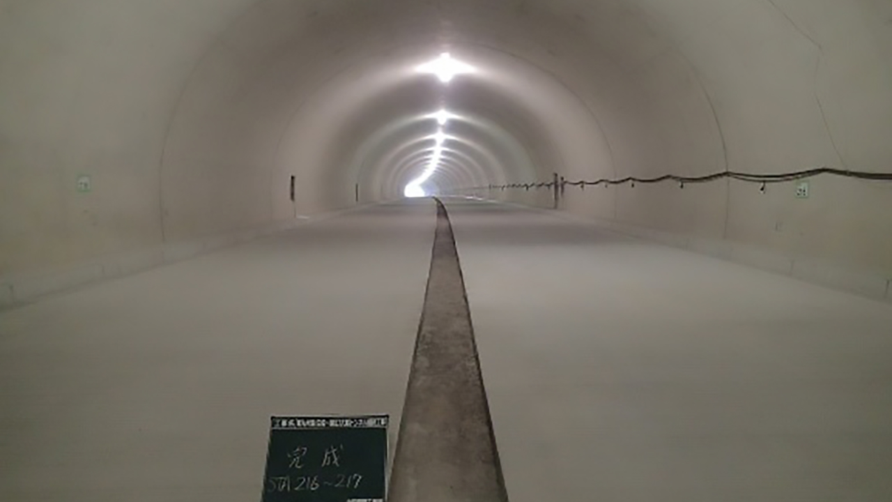 東九州道（佐伯～蒲江）大越トンネル舗装工事